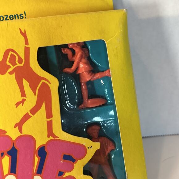 Vintage 1980s Mattel C.U.T.I.E. Figures Lot of 20 w/ Boxes - Picture 10 of 12